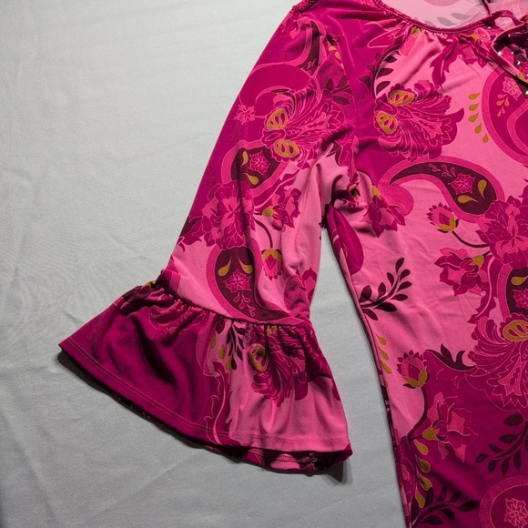 JM Collection Pink Bell Sleeve Graphic Blouse - Picture 2 of 7